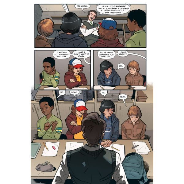 Stranger Things Graphic Novel Boxed Set UAS1735 фото